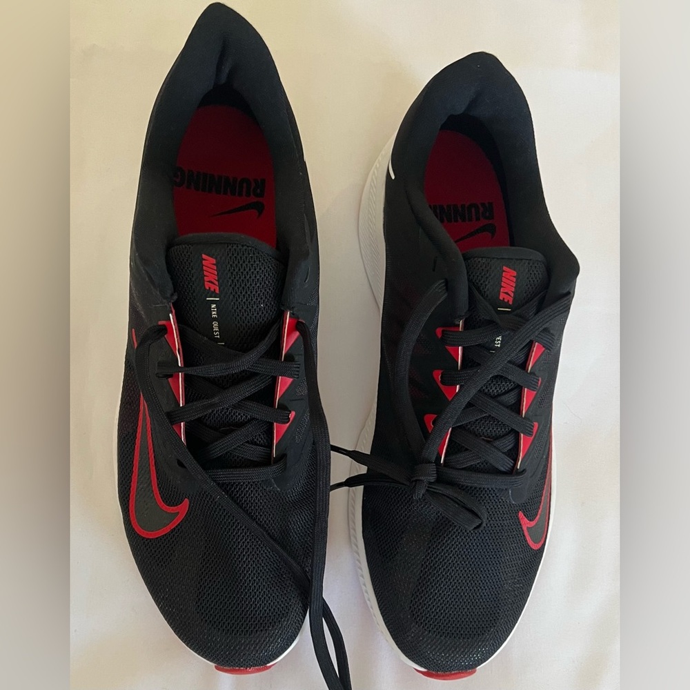 NWOT Men’s Nike Quest Black and Red Athletic Sneakers